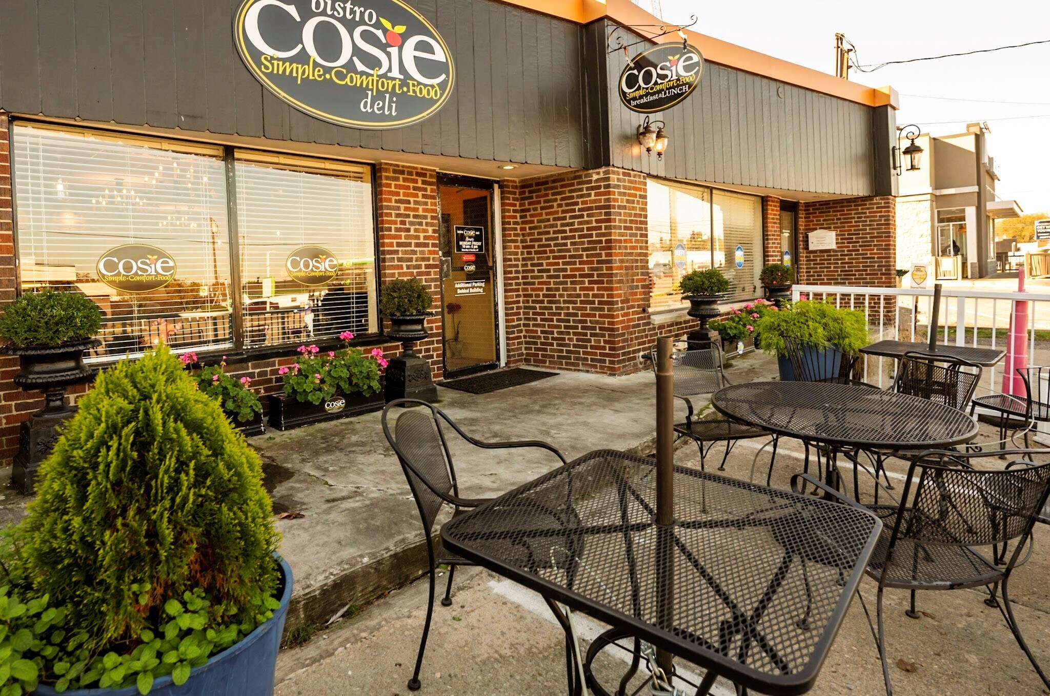 911 W North Bend Rd, Cincinnati, OH à vendre Photo de l’immeuble– Image 1 sur 6