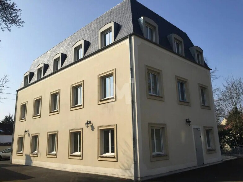 Local d’activités dans Dammarie-les-Lys à louer - Photo de l’immeuble – Image 2 sur 6