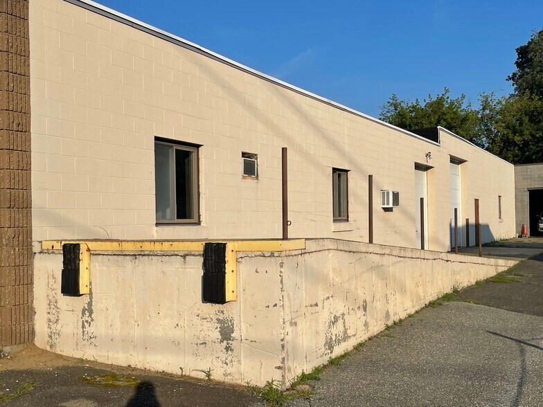 53 Ramah Cir S, Agawam, MA à louer - Photo de l’immeuble – Image 3 sur 4