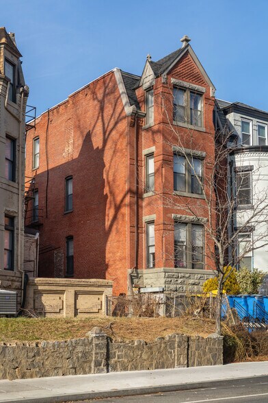 2514 13th St NW, Washington, DC à vendre - Photo de l’immeuble – Image 2 sur 10