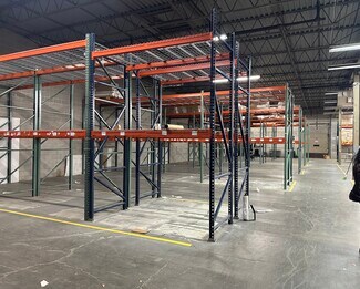 Plus de détails pour 333 W Hintz Rd, Wheeling, IL - Industriel/Logistique à louer