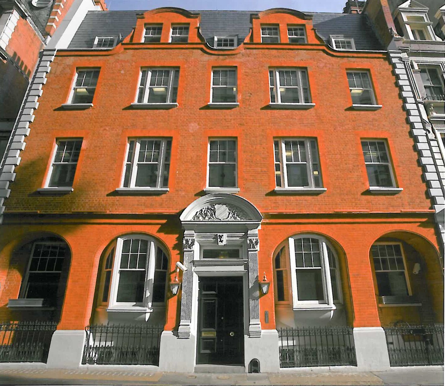 4 Old Park Ln, Londres à louer Photo de l’immeuble– Image 1 sur 7