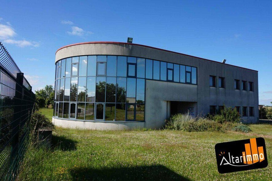 Bureau dans Châteaudun à vendre - Photo de l’immeuble – Image 1 sur 5