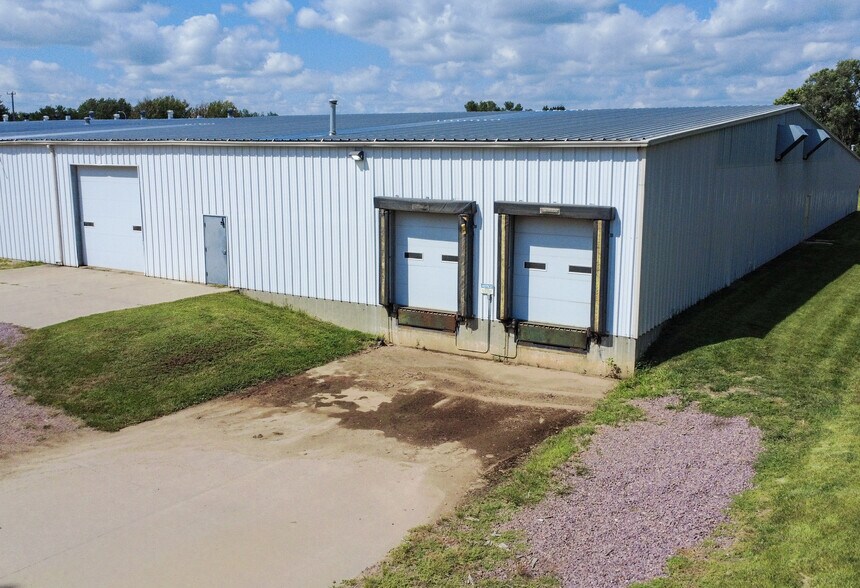 616 S Sioux Blvd, Brandon, SD à louer - Photo de l’immeuble – Image 2 sur 8