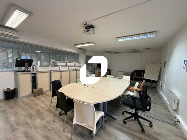 Bureau dans Lyon à louer - Photo de l’immeuble – Image 2 sur 15