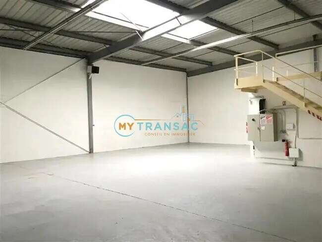 Plus de détails pour Industriel/Logistique à louer