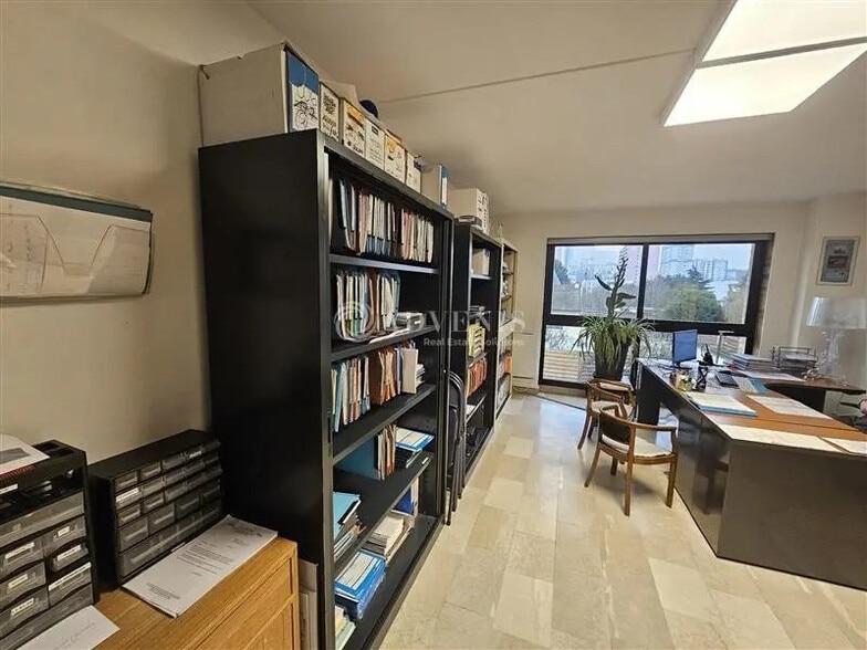 Bureau dans Fontenay-sous-Bois à louer - Photo de l’immeuble – Image 3 sur 9