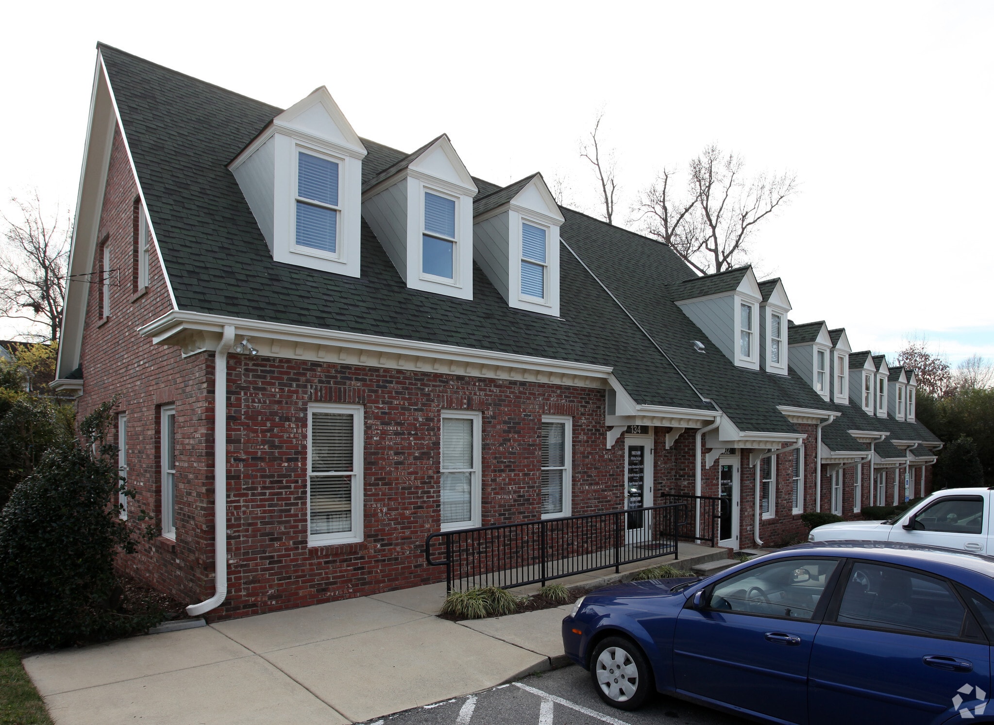 126-134 Salem Towne Ct, Apex, NC à vendre Photo principale– Image 1 sur 5