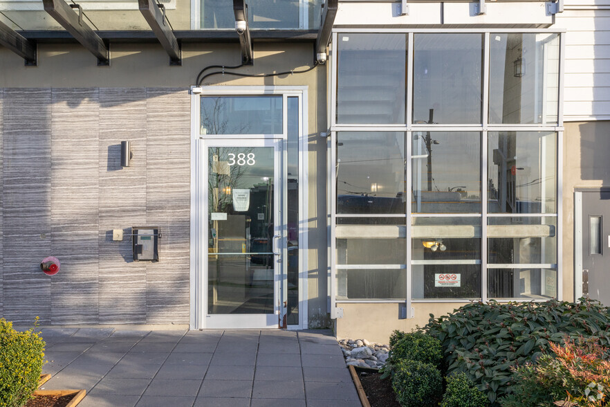 3601-3627 E Hastings St, Vancouver, BC à vendre - Photo de l’immeuble – Image 3 sur 6