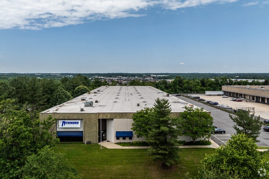7222 Parkway Dr, Hanover, MD à louer - Photo de l’immeuble – Image 3 sur 8