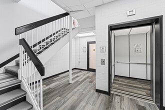 152 Central Ave, Clark, NJ à louer Hall d’entrée– Image 2 sur 26