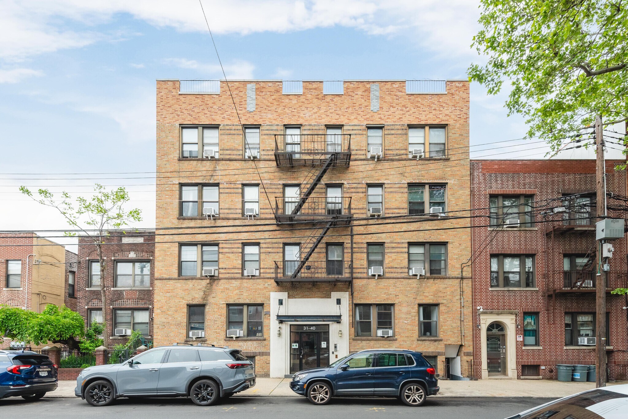 31-40 30th St, Astoria, NY à vendre Photo de l’immeuble– Image 1 sur 22