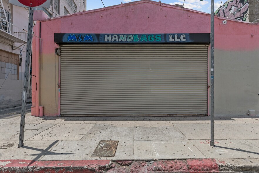 204 E 11th St, Los Angeles, CA à vendre - Photo de l’immeuble – Image 2 sur 32