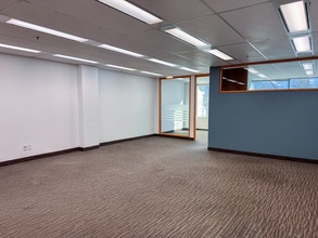 45 Sheppard Ave E, Toronto, ON à louer Photo intérieure– Image 2 sur 7