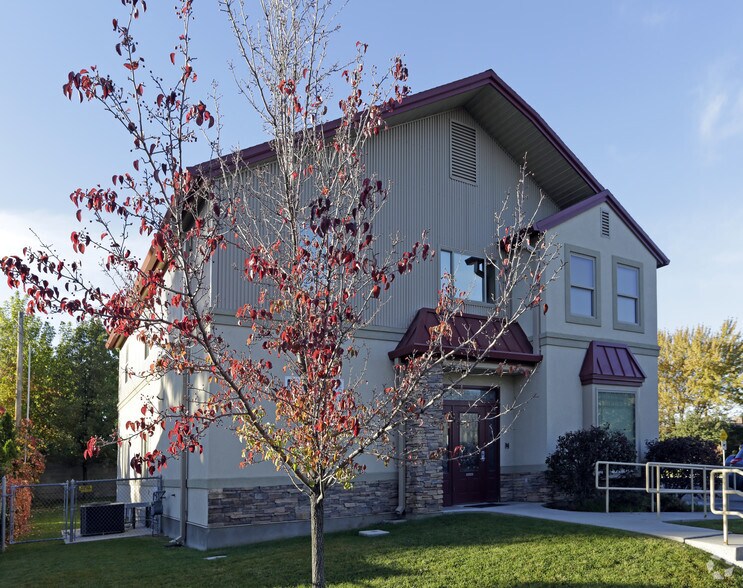 202 E 5900 S, Salt Lake City, UT à louer - Photo principale – Image 1 sur 9