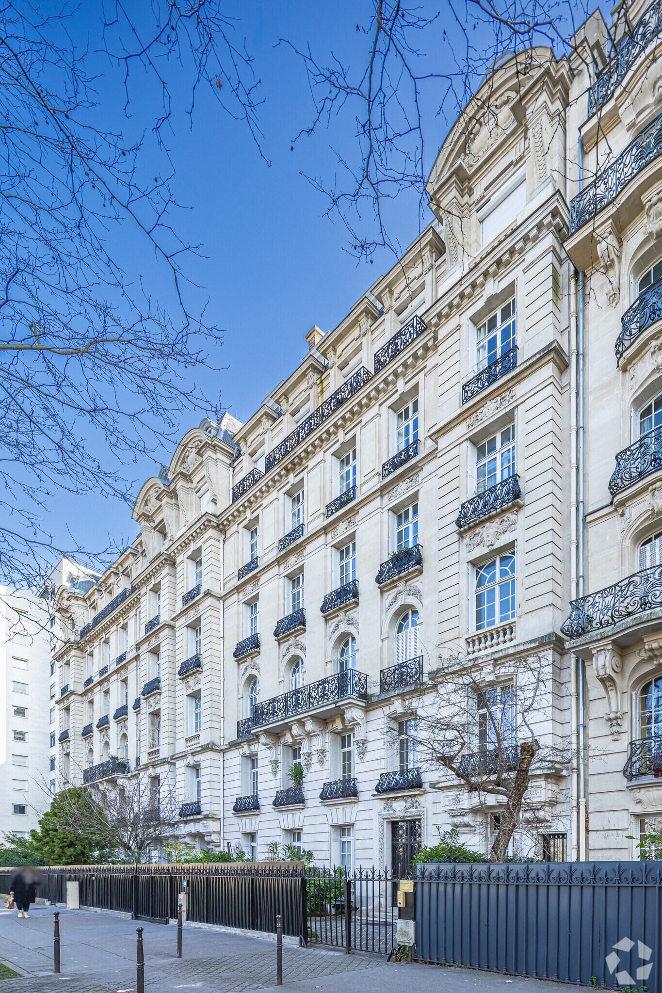 Immeuble residentiel dans Paris à vendre Photo principale– Image 1 sur 2