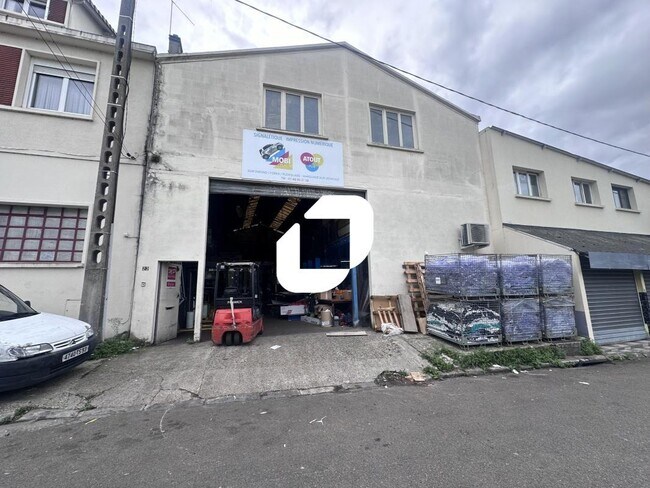 Plus de détails pour Local d’activités à vendre