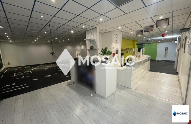 Plus de détails pour Local commercial à louer