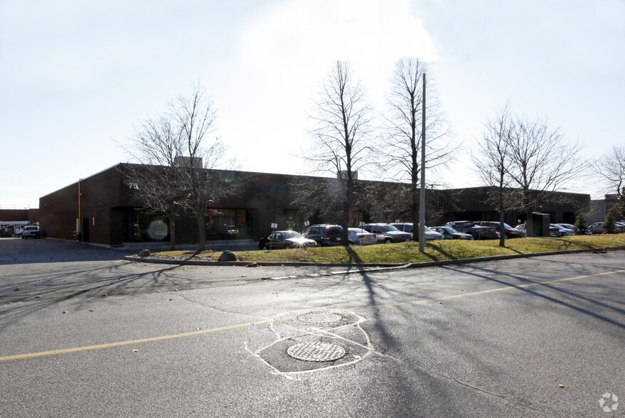 75 Haist Ave, Vaughan, ON à louer - Photo de l’immeuble – Image 2 sur 2