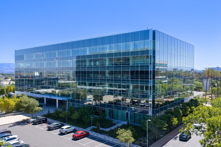 6220 America Center Dr, San Jose, CA à louer - Photo de l’immeuble – Image 3 sur 5