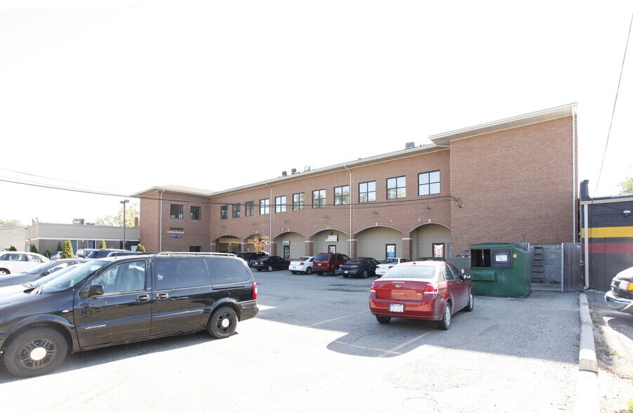 2012-2040 Monroe St, Dearborn, MI à louer - Photo de l’immeuble – Image 2 sur 36