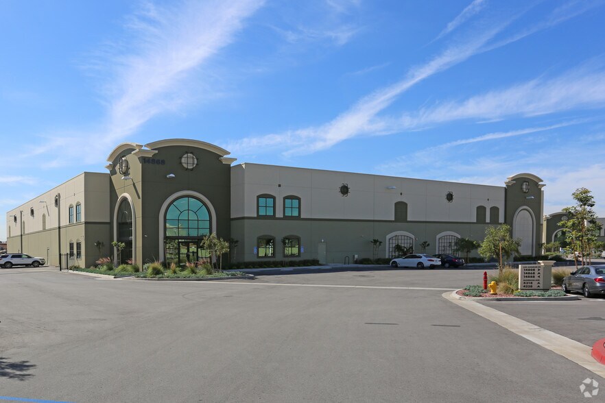 14868 Los Angeles St, Irwindale, CA à vendre - Photo de l’immeuble – Image 1 sur 26
