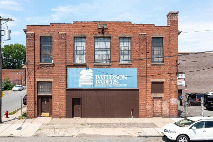 730 Madison Ave, Paterson, NJ à louer - Photo de l’immeuble – Image 2 sur 5