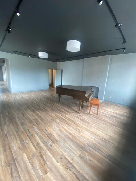 1733-1735 Maryland Ave, Baltimore, MD à louer - Photo de l’immeuble – Image 3 sur 11