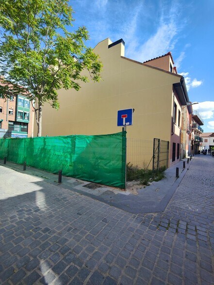 Terrain dans Madrid, Madrid à vendre - Photo de l’immeuble – Image 3 sur 6