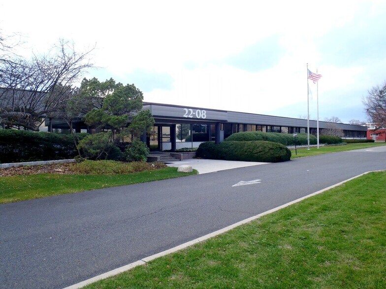 22-08 State Route 208, Fair Lawn, NJ à louer - Photo de l’immeuble – Image 3 sur 15