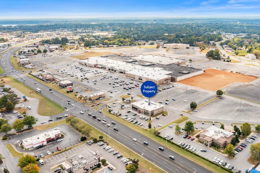 363 Cox Creek Pky, Florence, AL à vendre - Photo de l’immeuble – Image 2 sur 6