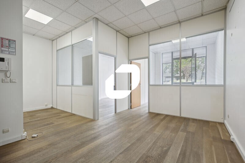 Bureau dans Neuilly-sur-Seine à louer - Photo de l’immeuble – Image 3 sur 9