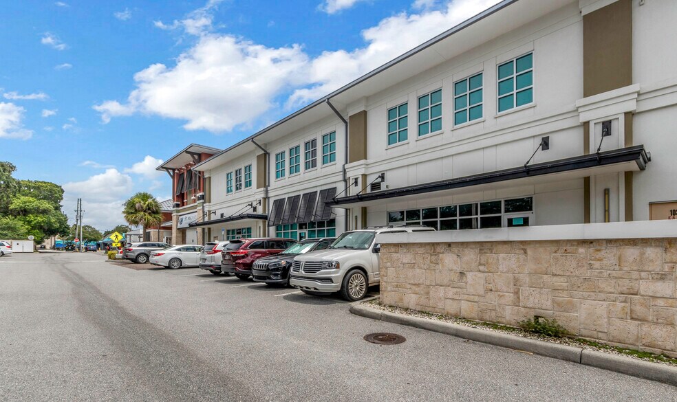 1030 W Bay Dr, Largo, FL à louer - Photo de l’immeuble – Image 2 sur 119