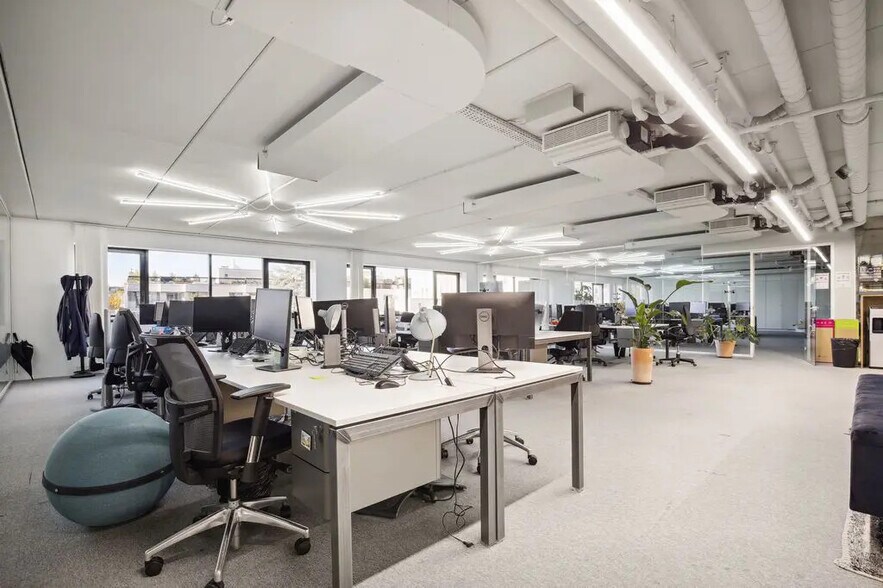 Bureau dans Levallois-Perret à louer - Photo de l’immeuble – Image 3 sur 7