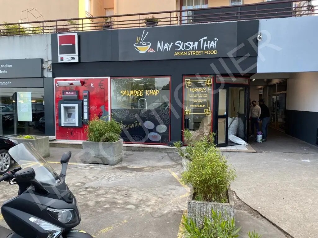 Local commercial dans Andrésy à vendre Photo de l’immeuble– Image 1 sur 5