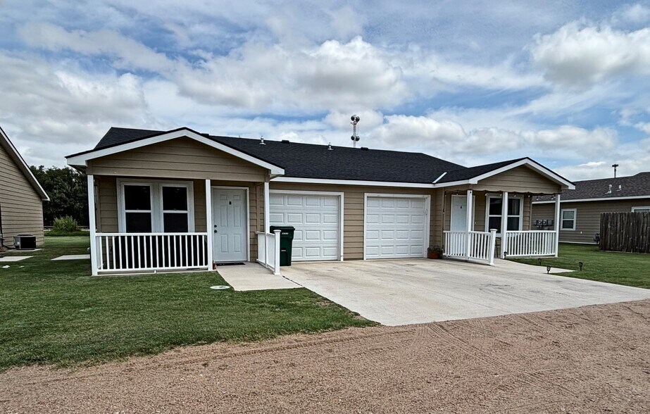 303 Prairie Ave, Kinsley, KS à vendre - Photo principale – Image 1 sur 1