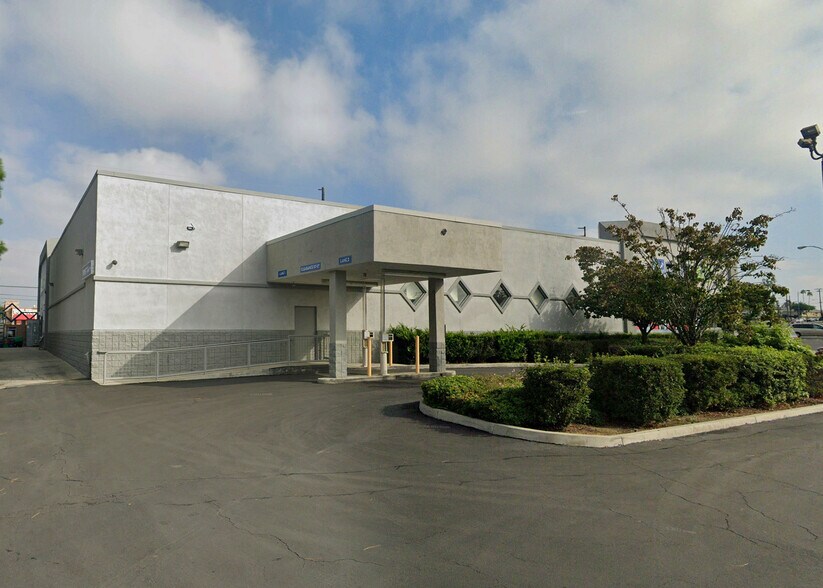 15800 Imperial Hwy, La Mirada, CA à louer - Photo de l’immeuble – Image 2 sur 14