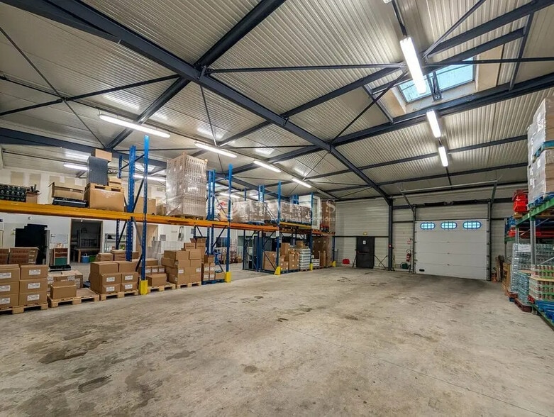 Local d'activités dans Taden à vendre - Photo de l’immeuble – Image 2 sur 10