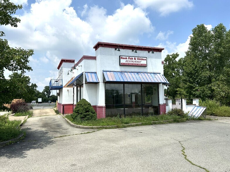 209 Loews Dr, North Versailles, PA à vendre - Photo de l’immeuble – Image 3 sur 13