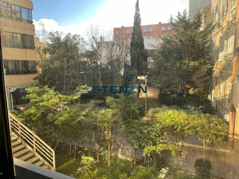 Bureau dans Marseille à louer - Photo de l’immeuble – Image 3 sur 11