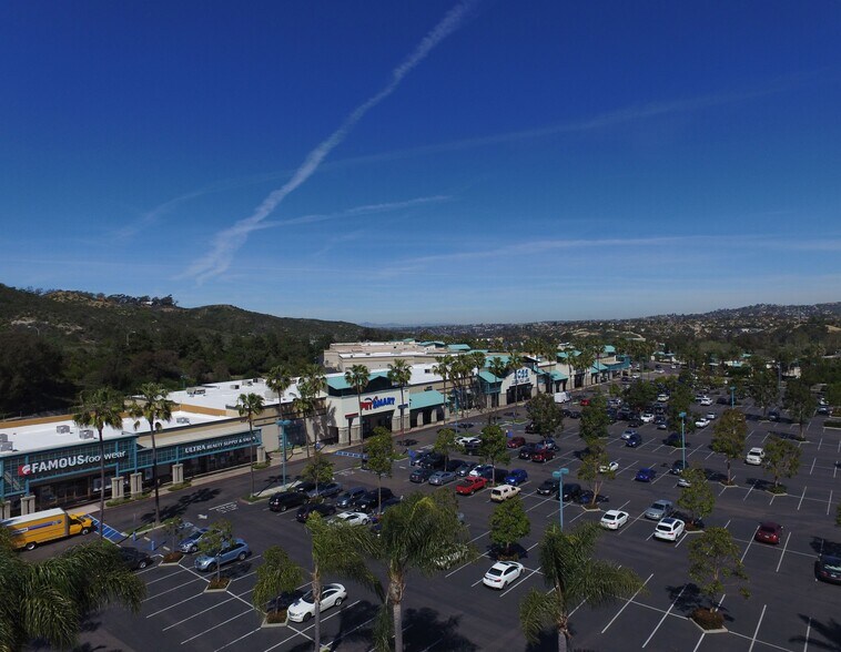 1006-1092 N El Camino Real, Encinitas, CA à louer - Photo de l’immeuble – Image 2 sur 6