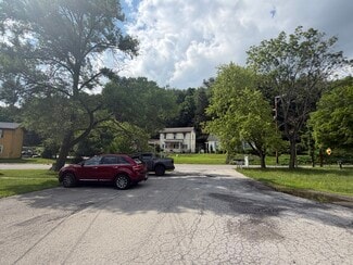 Plus de détails pour 1 Denman Trailer Ct, New Brighton, PA - Logement à vendre