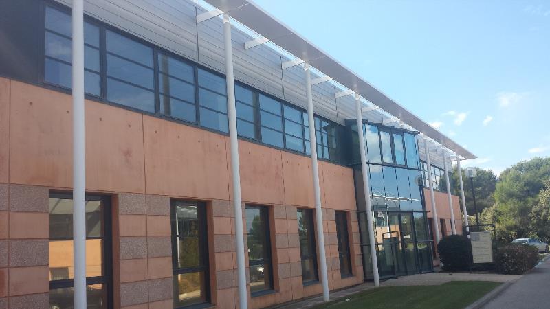 1330 Avenue Jean-René Guillibert Gautier De La Lauzière, Aix-en-Provence à louer - Photo de l’immeuble – Image 2 sur 5