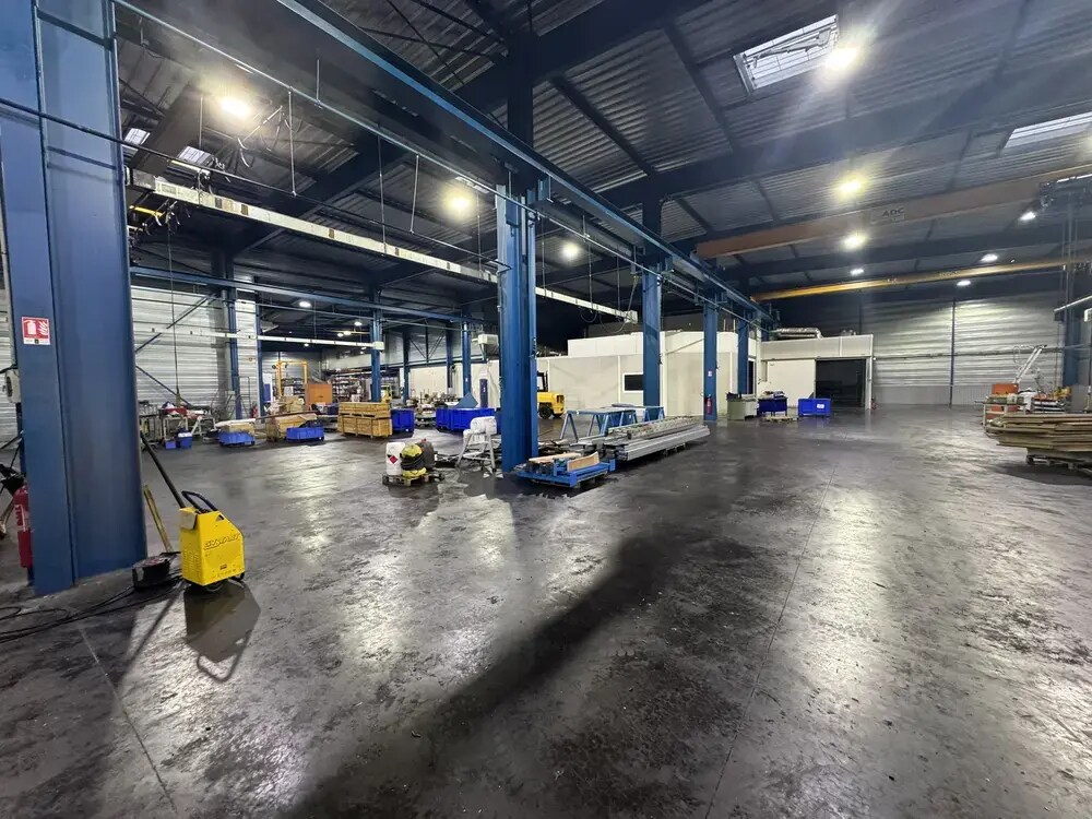 Local d’activités dans Jouy-le-Moutier à louer Photo intérieure– Image 1 sur 10