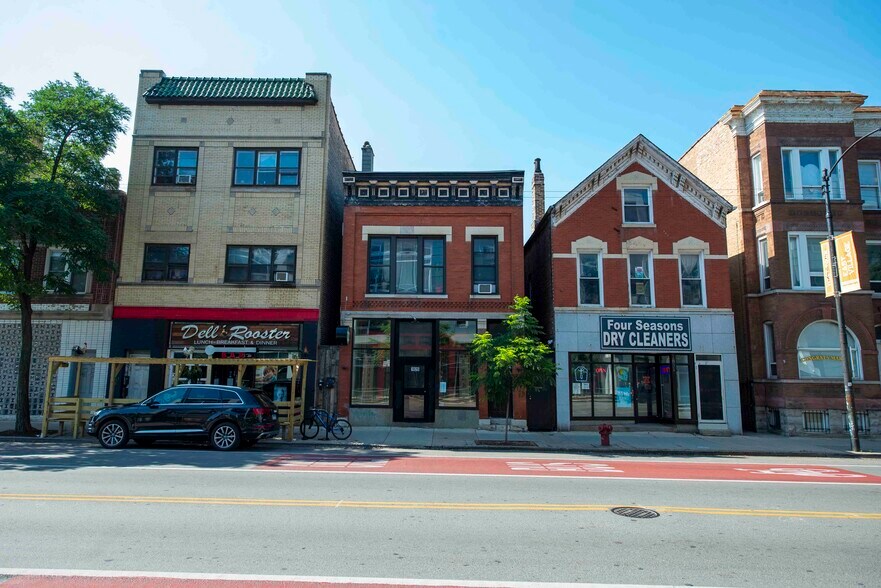 1829 W Chicago Ave, Chicago, IL à louer - Photo de l’immeuble – Image 2 sur 16