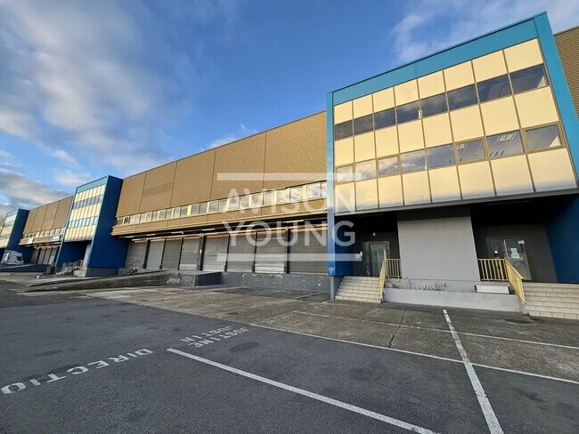 Plus de détails pour Local d'activités à louer