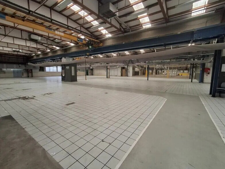 Industriel/Logistique dans Oyonnax à vendre - Photo intérieure – Image 2 sur 7