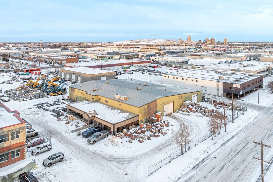 11530 154 St NW, Edmonton, AB à vendre - Aérien – Image 2 sur 3