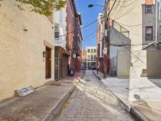 Plus de détails pour 611 S Orianna St, Philadelphia, PA - Local commercial à louer