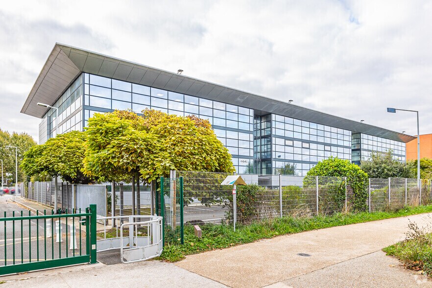 9 Rue Du Haras, Nanterre à louer - Photo de l’immeuble – Image 2 sur 2